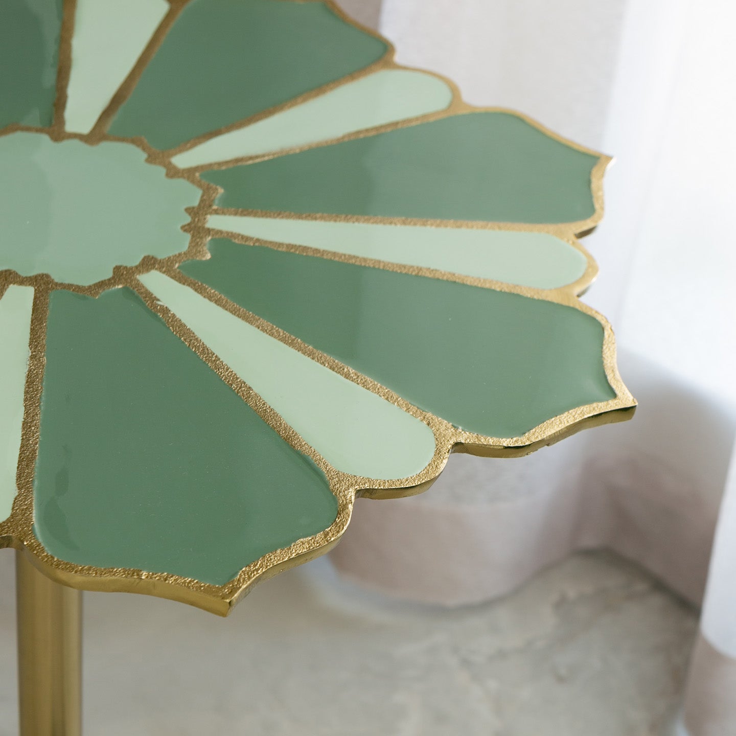 LOTUS METAL TABLE