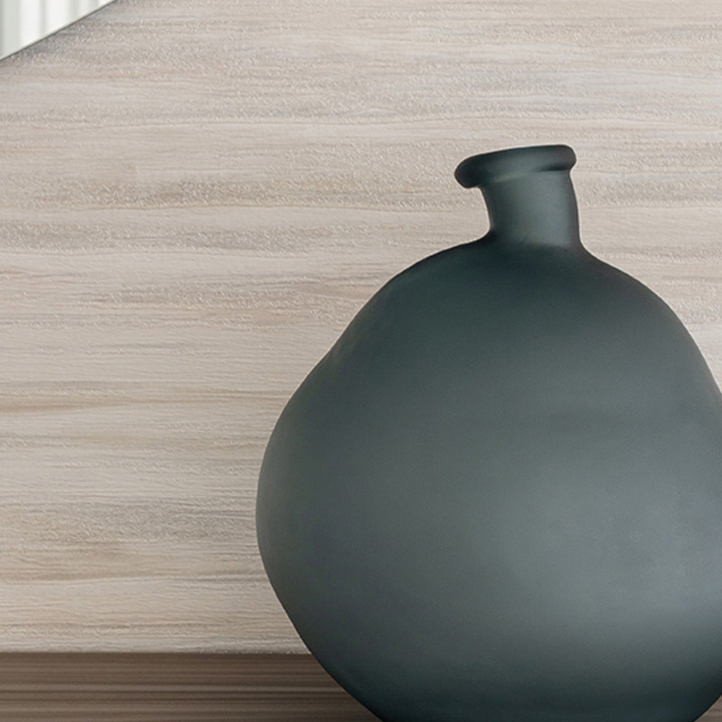 MIZU GLASS VASE